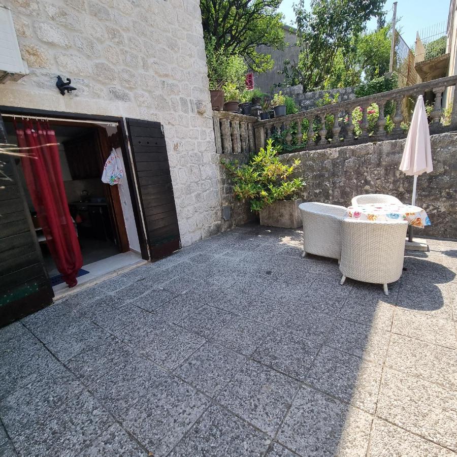 Apartment Jovan2,On The Beach With Free Wi-Fi Kotor Exterior photo